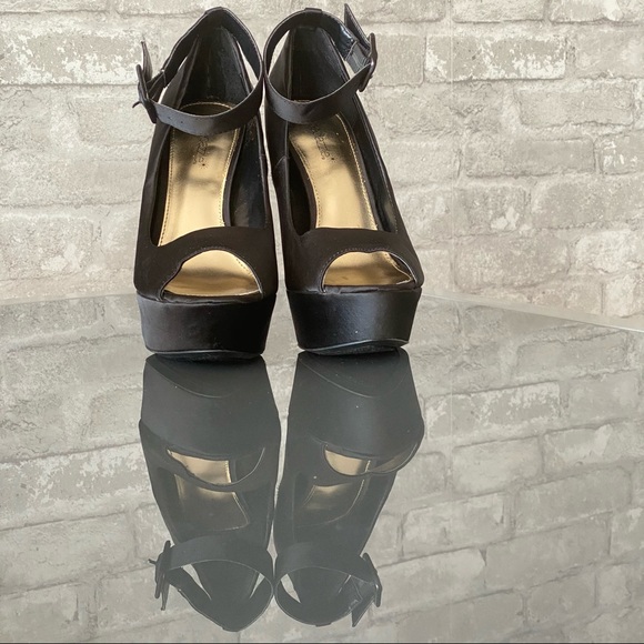 NWOT Shoe Dazzle Black Satin Heels - Picture 3 of 12